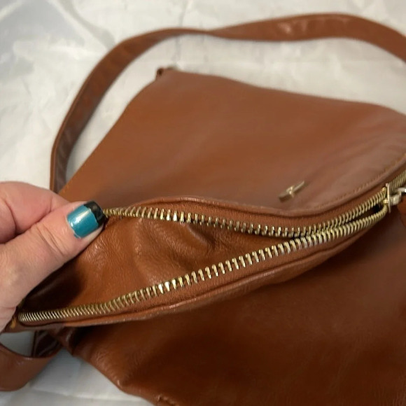 DLG Cognac Brown Faux Leather Saddle Bag Crossbody Purse Adjustable Strap Zips - Picture 5 of 13